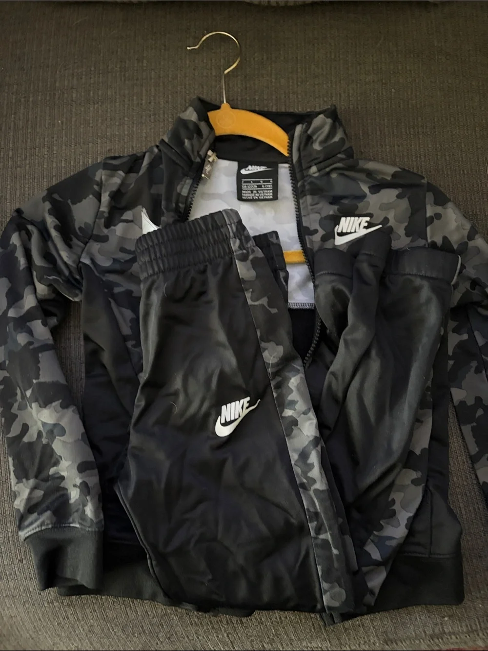 Boys nike tracksuit